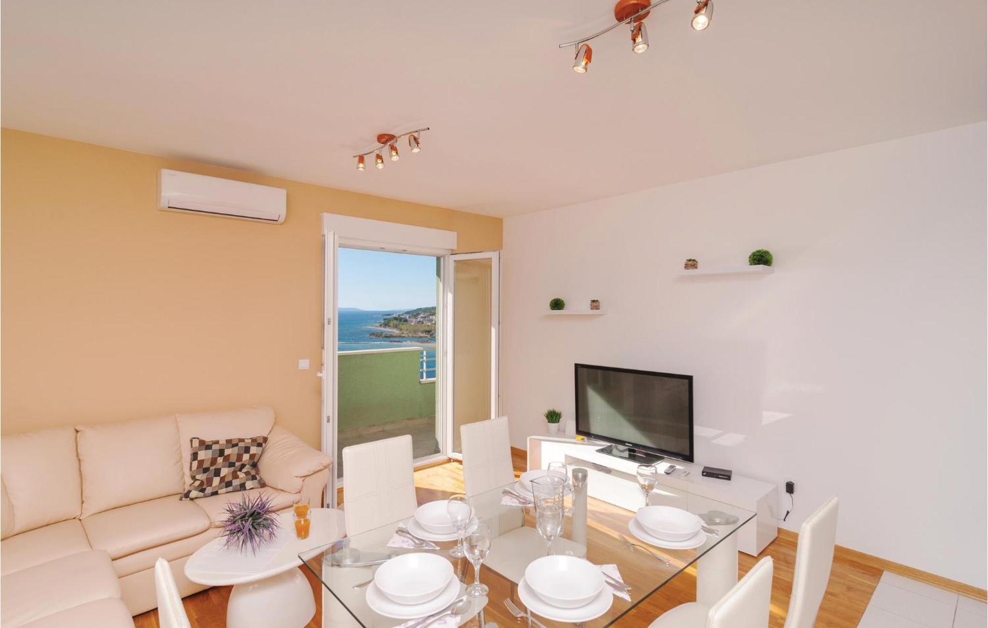 Nice Apartment In Omis With House Sea View Eksteriør billede