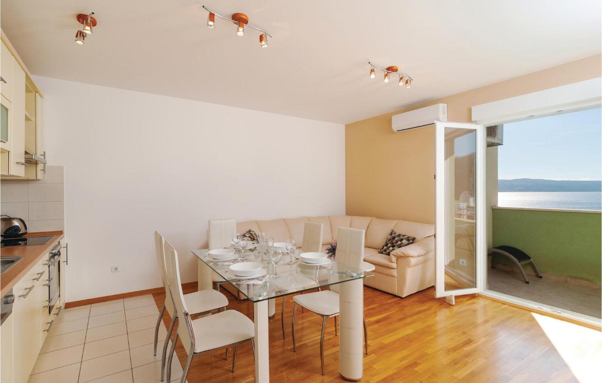 Nice Apartment In Omis With House Sea View Eksteriør billede