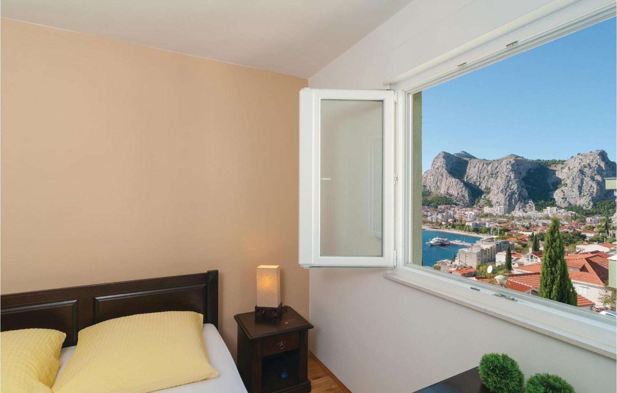 Nice Apartment In Omis With House Sea View Eksteriør billede