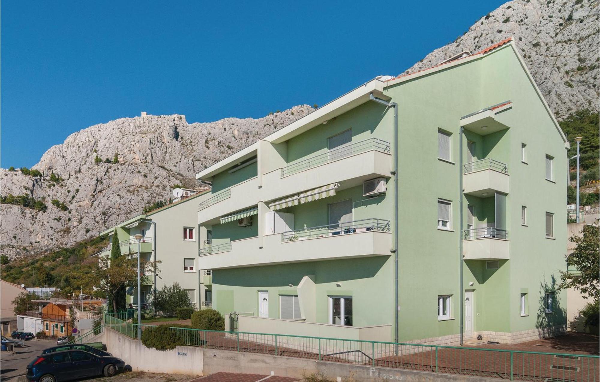 Nice Apartment In Omis With House Sea View Eksteriør billede