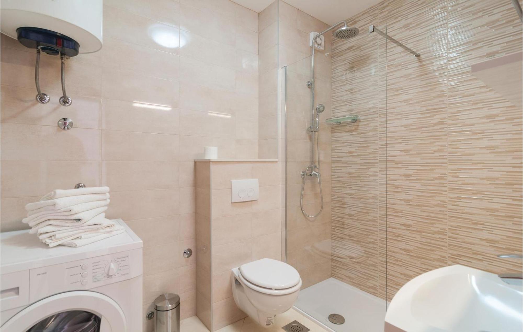 Nice Apartment In Omis With House Sea View Eksteriør billede