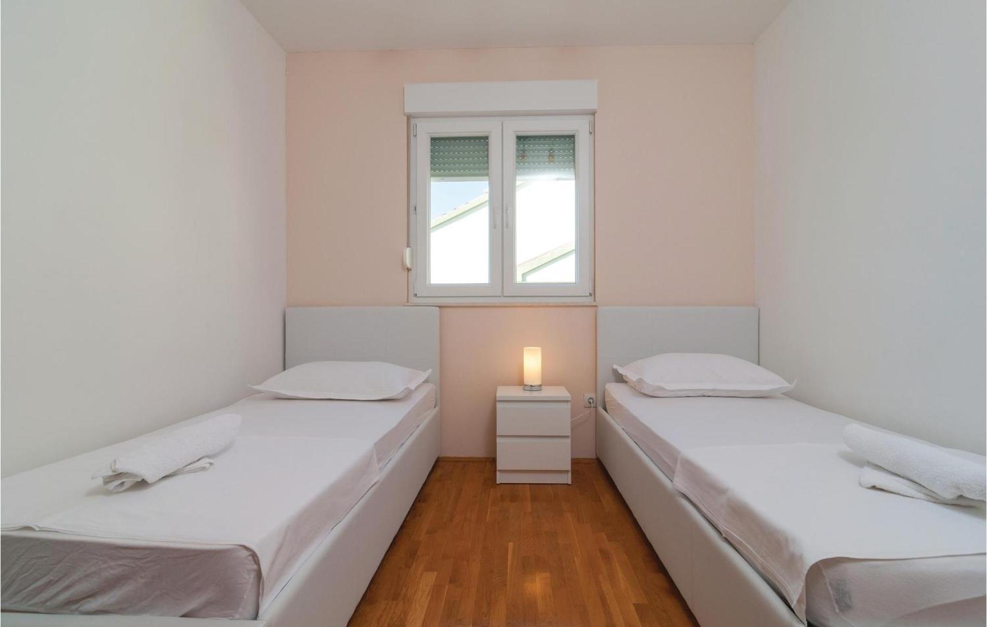 Nice Apartment In Omis With House Sea View Eksteriør billede